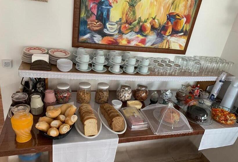 پانسیون Pousada Petunia's