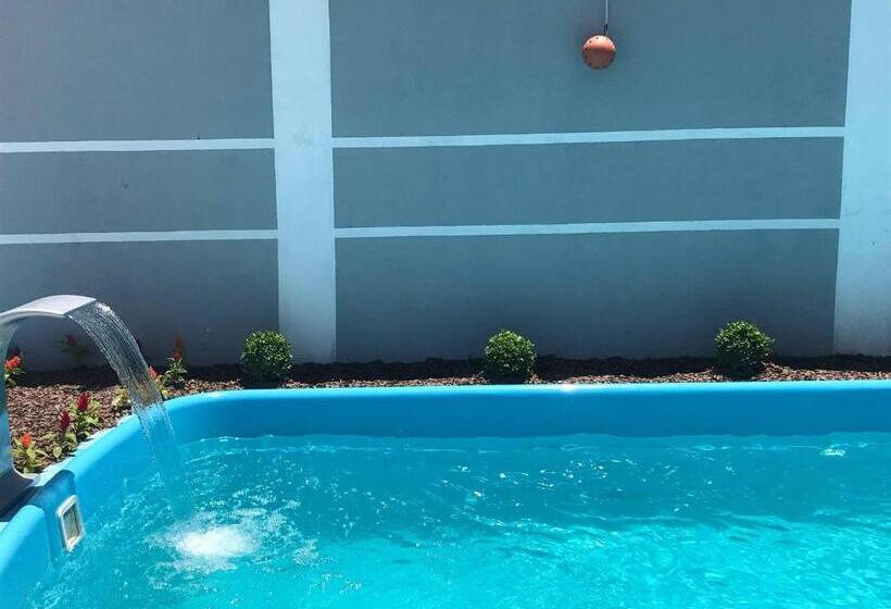 پانسیون Pousada Petunia's