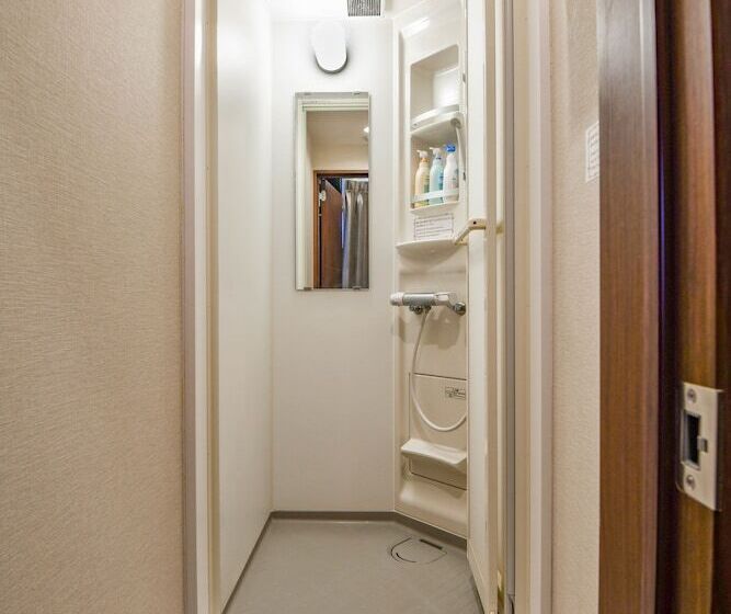 Grandouce Otorii I   Hostel, Caters To Men