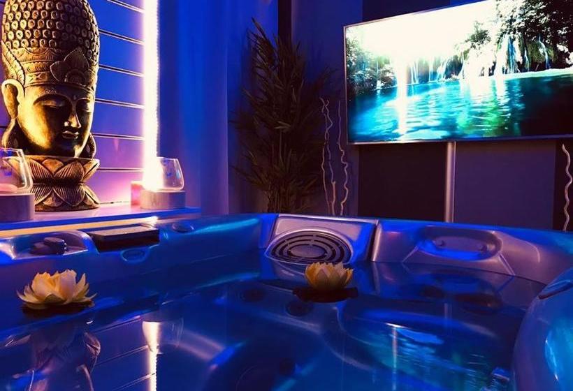 بنسيون Saṃsāra & Nirvana Suite