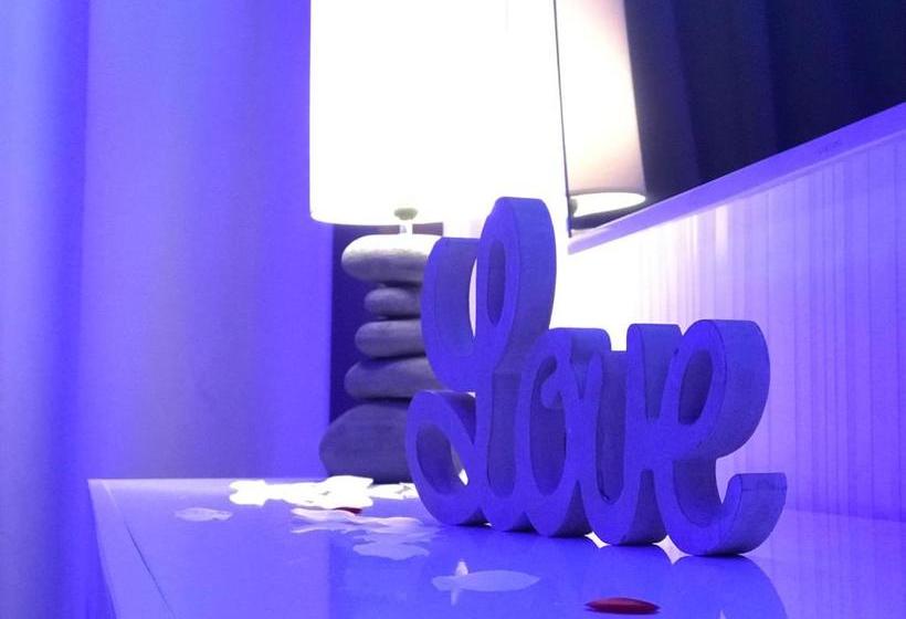 بنسيون Saṃsāra & Nirvana Suite