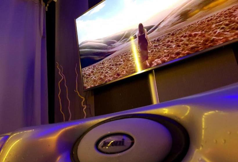 بنسيون Saṃsāra & Nirvana Suite