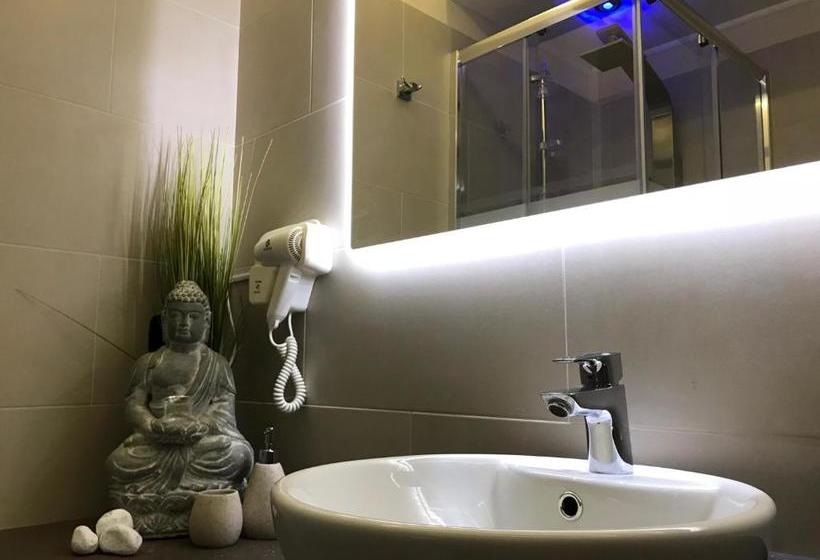 بنسيون Saṃsāra & Nirvana Suite