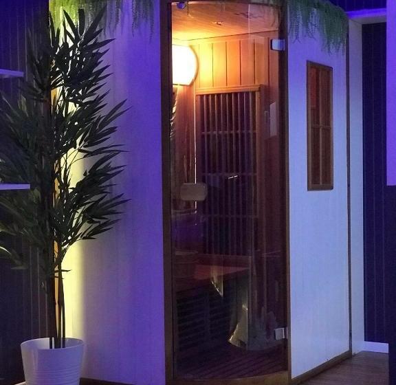 بنسيون Saṃsāra & Nirvana Suite