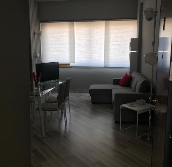 بنسيون Saṃsāra & Nirvana Suite