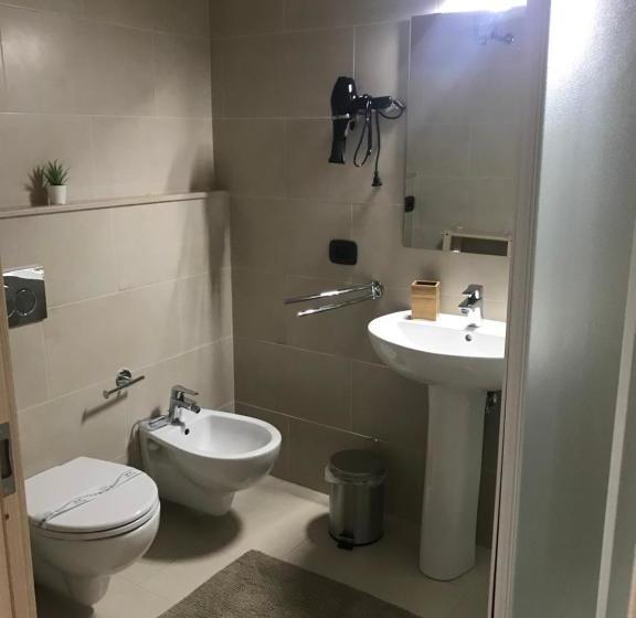 بنسيون Saṃsāra & Nirvana Suite