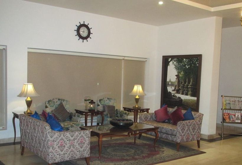 ホテル Econostay Misty Oaks