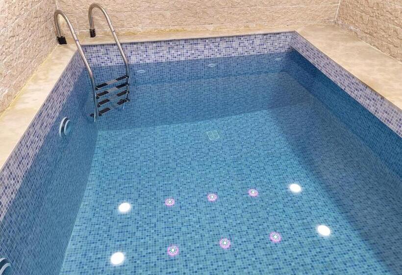 پانسیون Silia