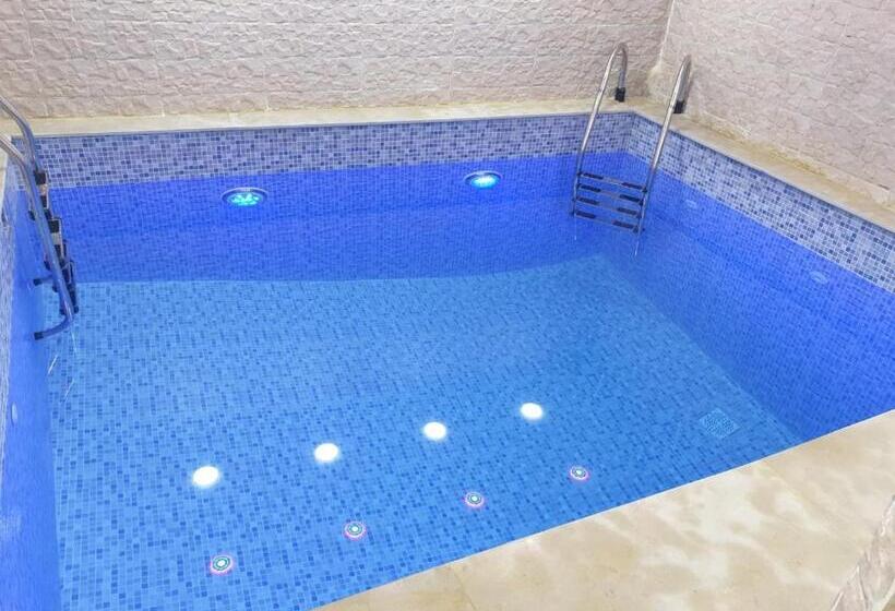 پانسیون Silia