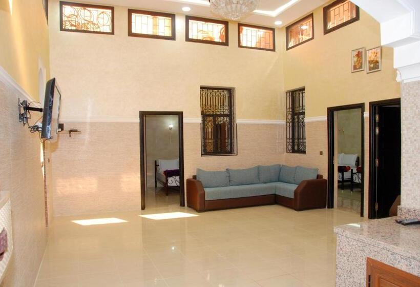 پانسیون Silia