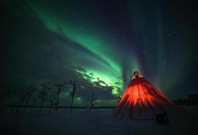 استراحتگاه Northern Lights Village Levi