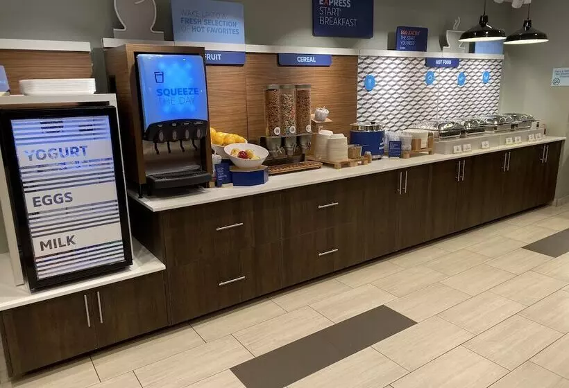 Hotelli Holiday Inn Express & Suites Junction, An Ihg