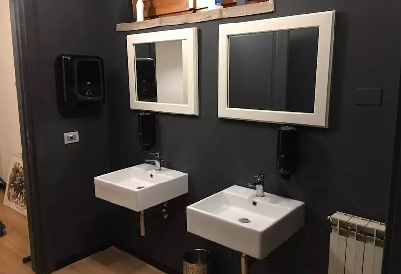 ホテル Locanda Giustini