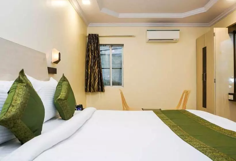 Hotelli Treebo Hillway Inn Main Market