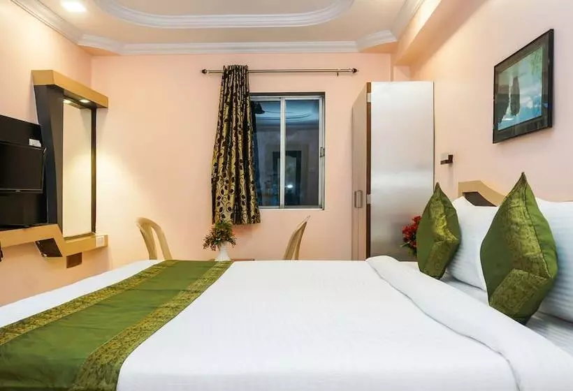 Hotelli Treebo Hillway Inn Main Market