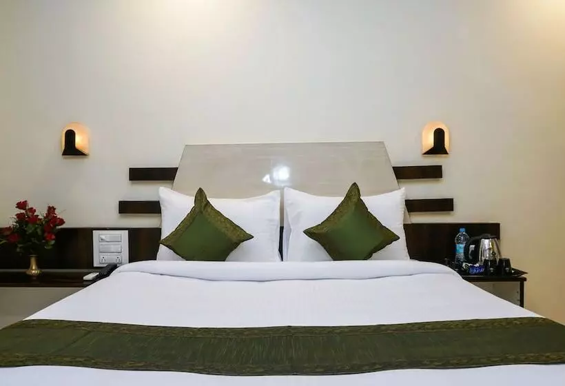 Hotelli Treebo Hillway Inn Main Market