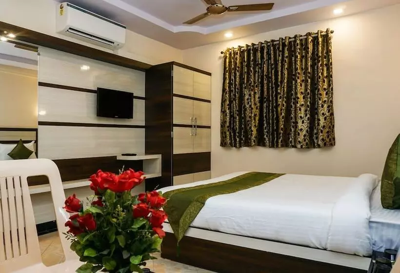 Hotelli Treebo Hillway Inn Main Market