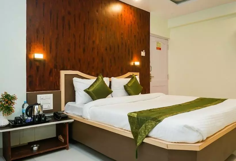 Hotelli Treebo Hillway Inn Main Market