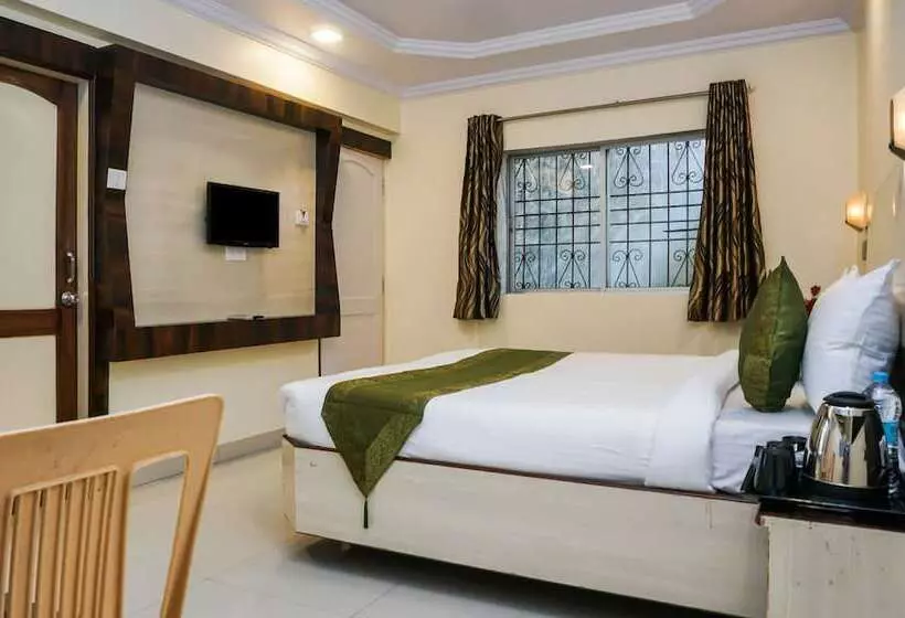 Hotelli Treebo Hillway Inn Main Market