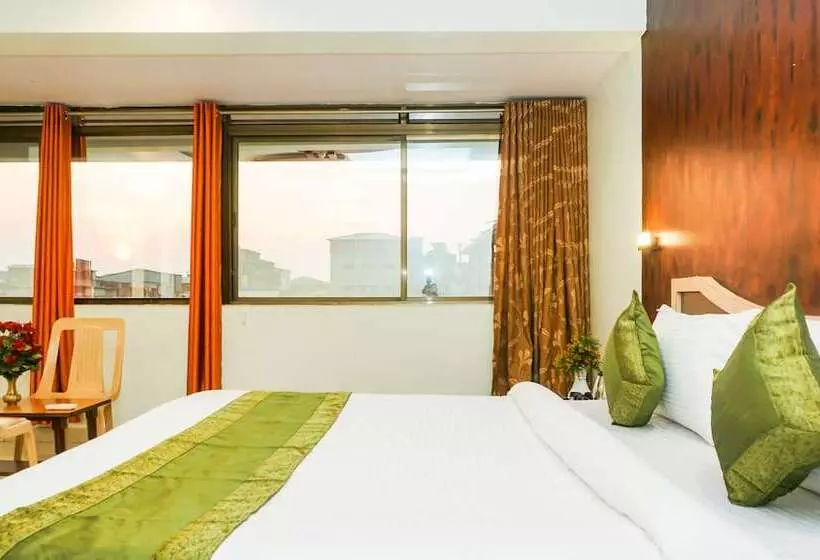 Hotelli Treebo Hillway Inn Main Market