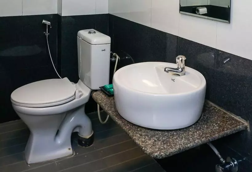 Hotelli Treebo Hillway Inn Main Market