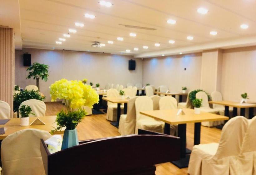 בית מלון כפרי Jinjiang Metropolo  Nanjing Jiangjun Dadao Hehai University Branch