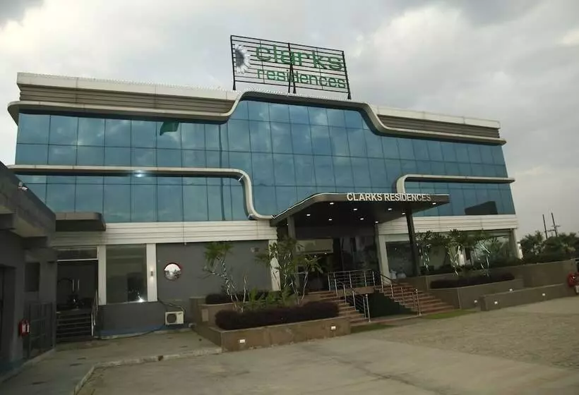ホテル Clarks Residences Vrindavan