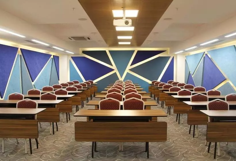 هتل Ramada By Wyndham Diyarbakir