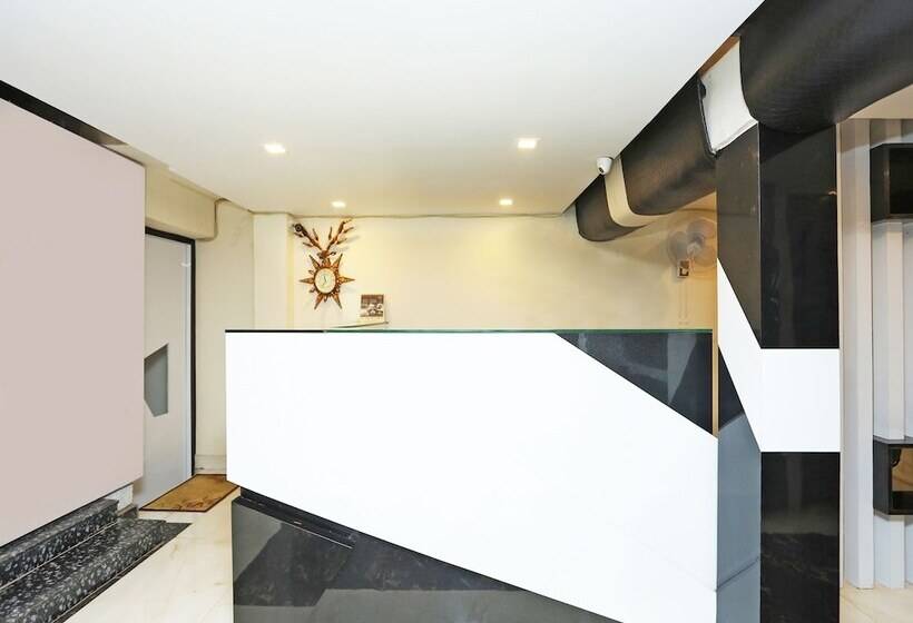 Oyo 16472 Hotel Shree Balram International