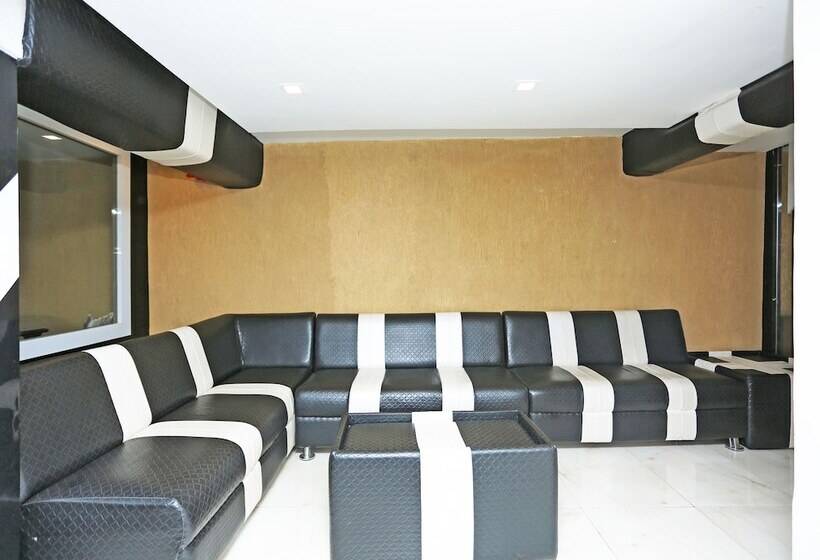 Oyo 16472 Hotel Shree Balram International