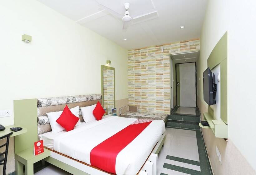 Oyo 16472 Hotel Shree Balram International