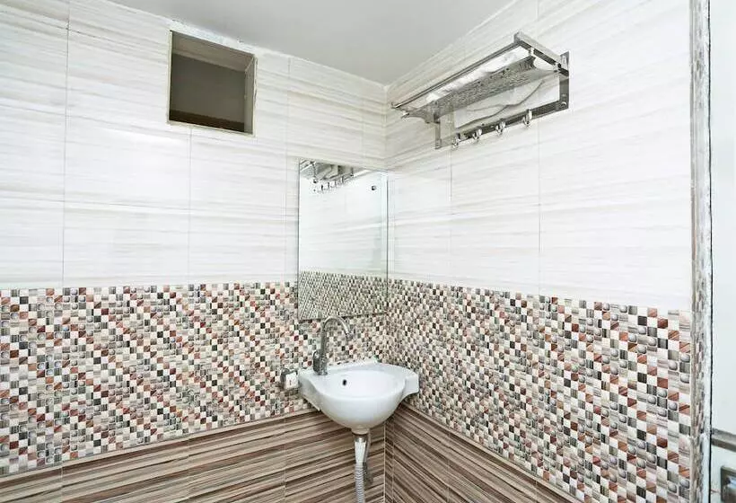 Oyo 16472 Hotel Shree Balram International