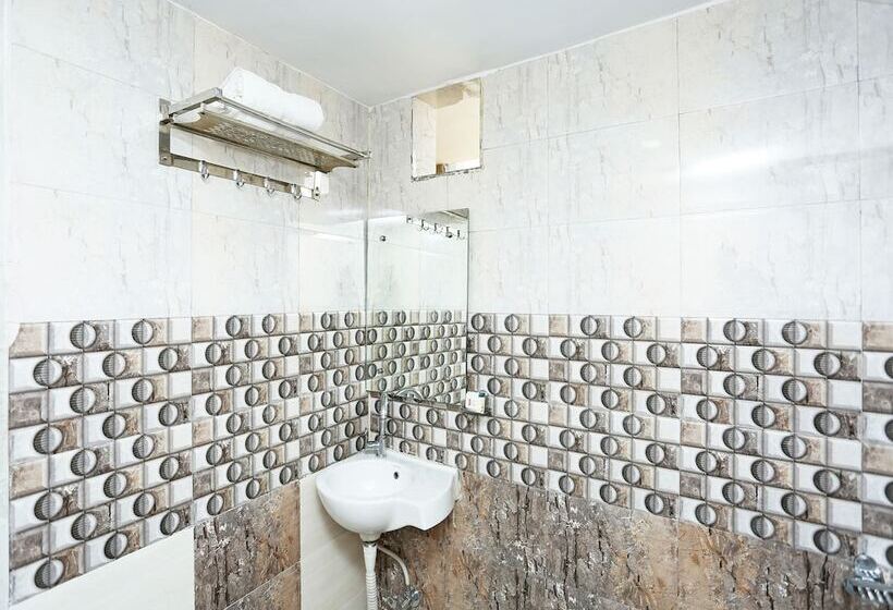 Oyo 16472 Hotel Shree Balram International