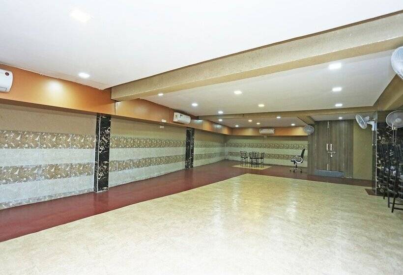 Oyo 16472 Hotel Shree Balram International