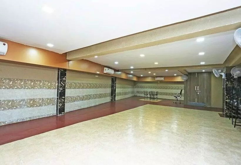 Oyo 16472 Hotel Shree Balram International