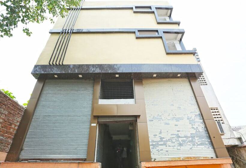 Oyo 16472 Hotel Shree Balram International