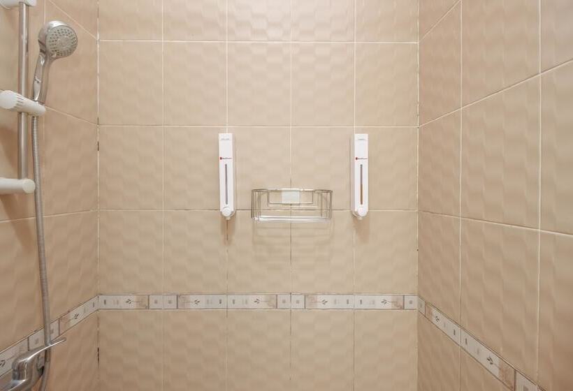 Pensjonat Reddoorz @ Permata Sari Karawaci