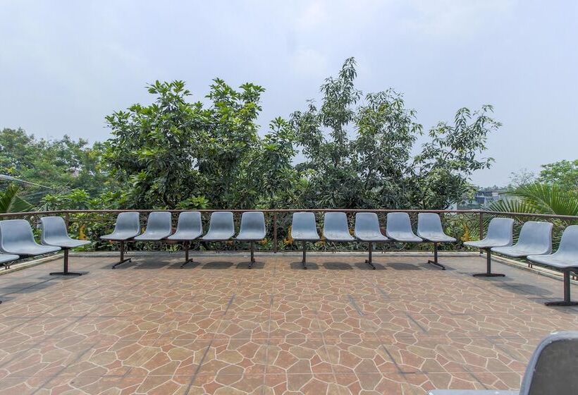 Pensjonat Reddoorz @ Permata Sari Karawaci