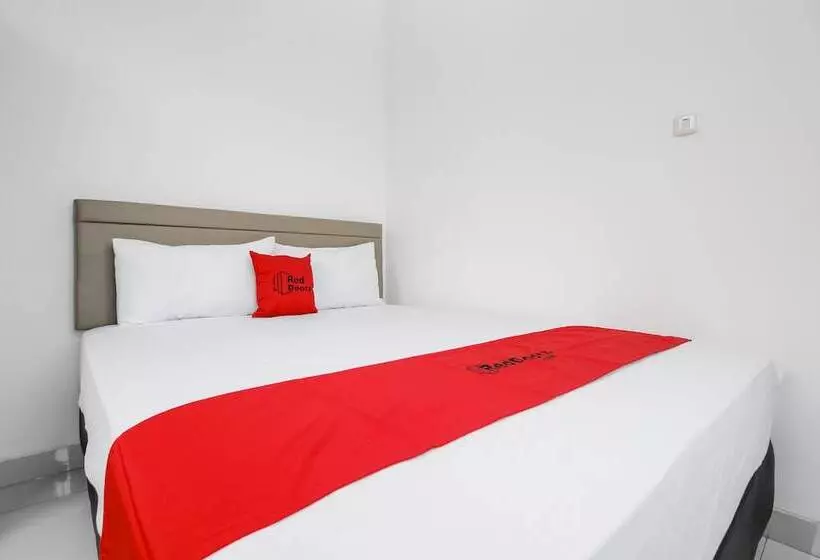 ペンション Reddoorz @ Permata Sari Karawaci