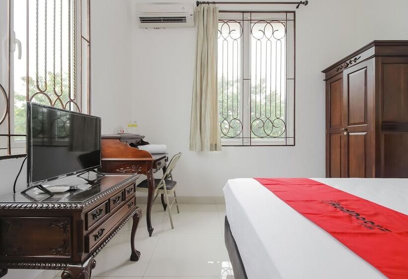 Pensjonat Reddoorz @ Permata Sari Karawaci