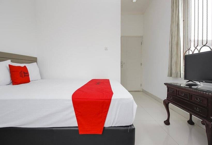 Pensjonat Reddoorz @ Permata Sari Karawaci