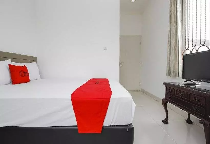 ペンション Reddoorz @ Permata Sari Karawaci