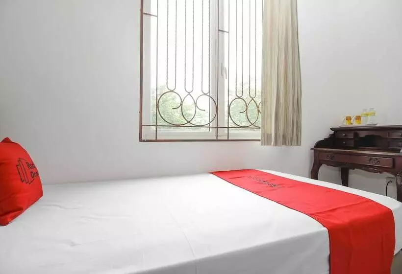 ペンション Reddoorz @ Permata Sari Karawaci