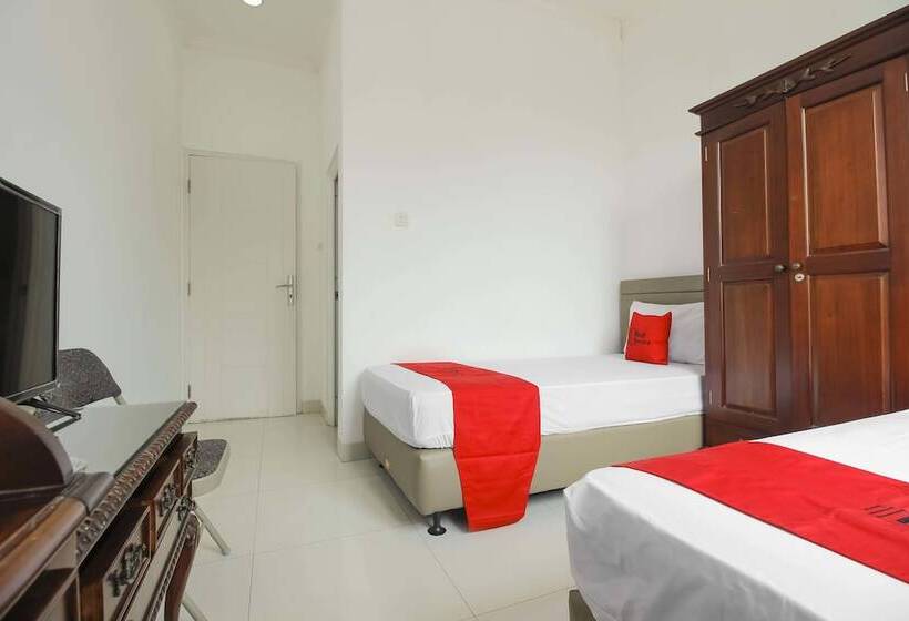 Pensjonat Reddoorz @ Permata Sari Karawaci
