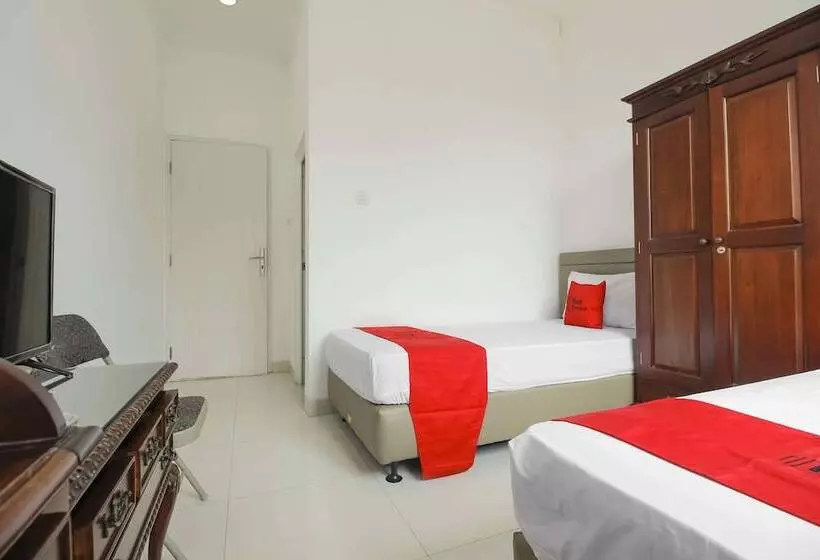 ペンション Reddoorz @ Permata Sari Karawaci