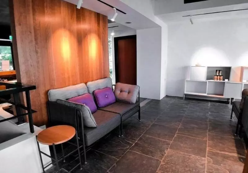 هاستل Dayspring Inn