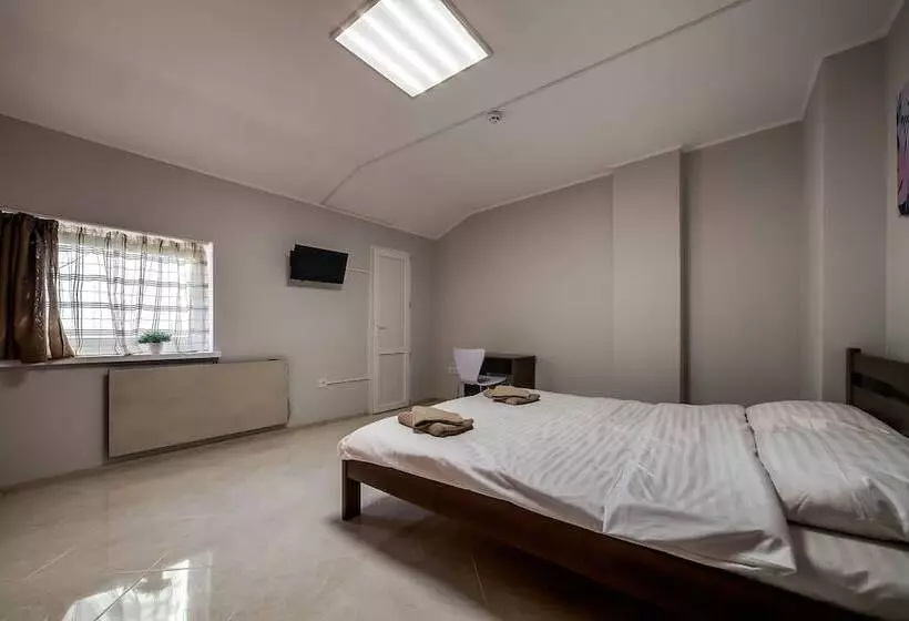 Ostriv Hostel
