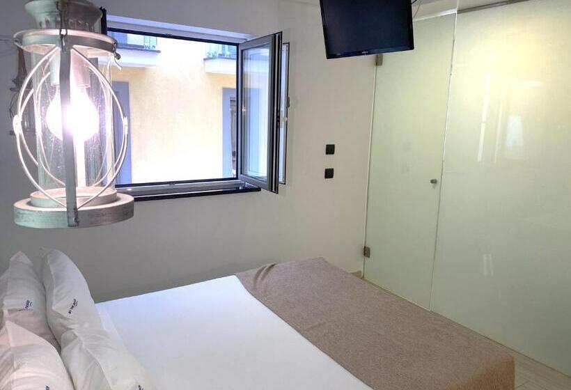 پانسیون By The Beach