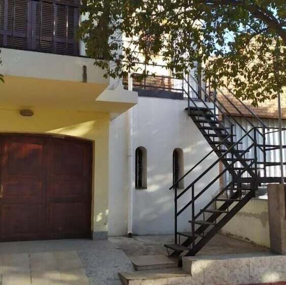 پانسیون Casona Poeta Airport