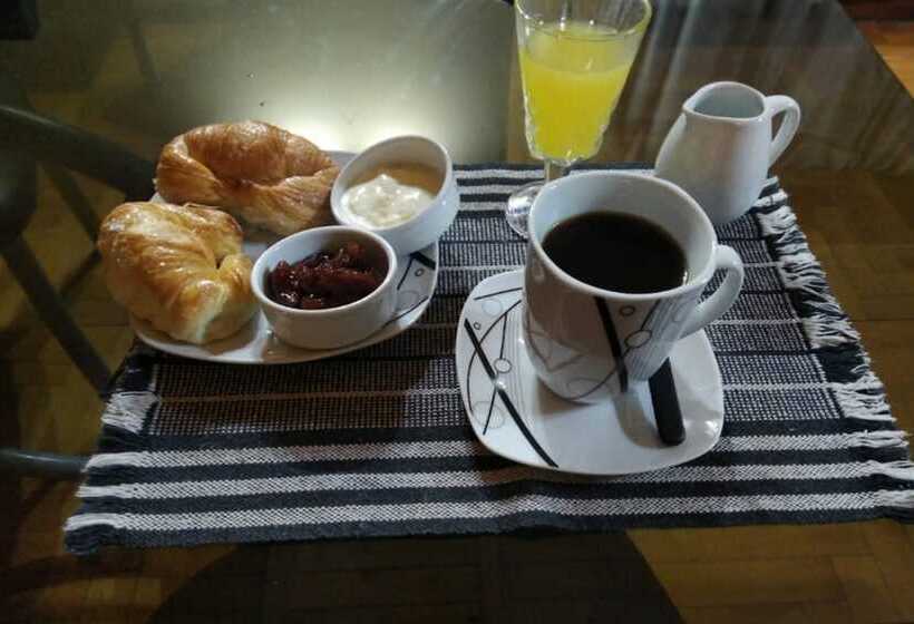 پانسیون Casona Poeta Airport